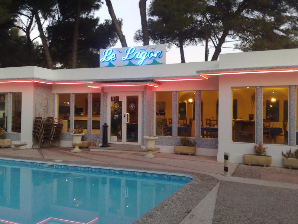 Cit'Hotel Le Mirage Истр Екстериор снимка